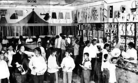 供销社一景排队