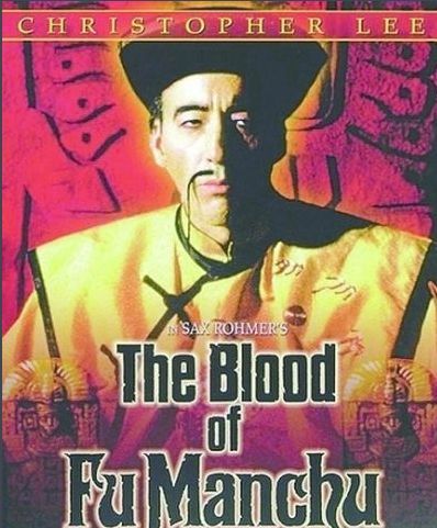 欧美国家一直歧视和丑化中国人，鼓吹“黄祸论”，塑造出无恶不作的恶魔“傅满洲”，“剃发留辫、金钱鼠尾”、身着满清官服的模板形象