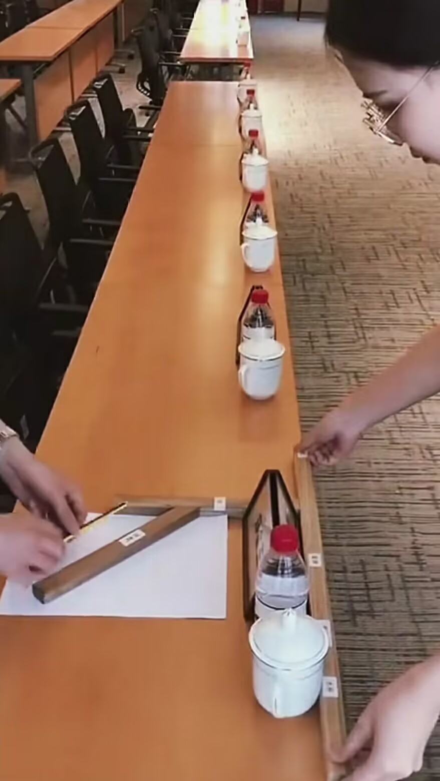 给领导倒茶，比光刻机还高深的技术，终于可以卡老外脖子了